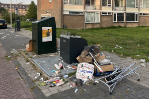 PvdA en GroenLinks: Rommel bij afvalcontainers blijft een probleem!